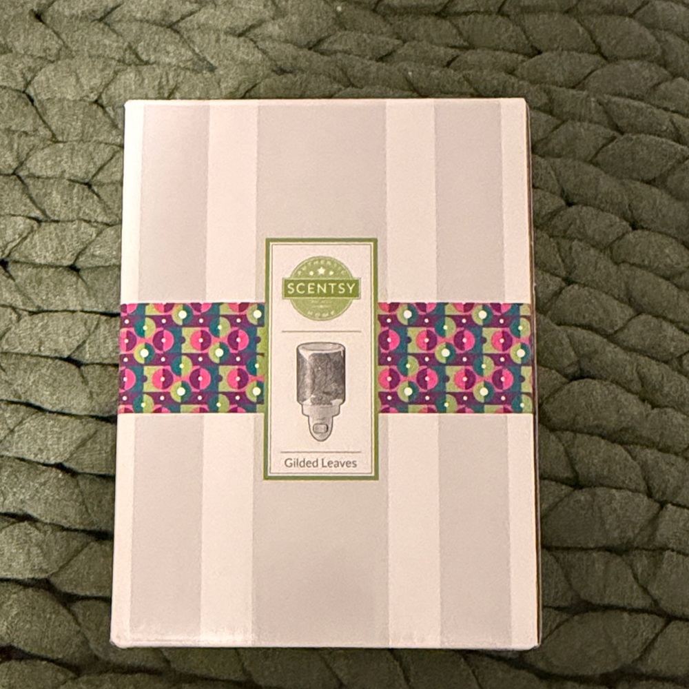 Scentsy White Plug-In Warmer Box with Colorful Accent Band